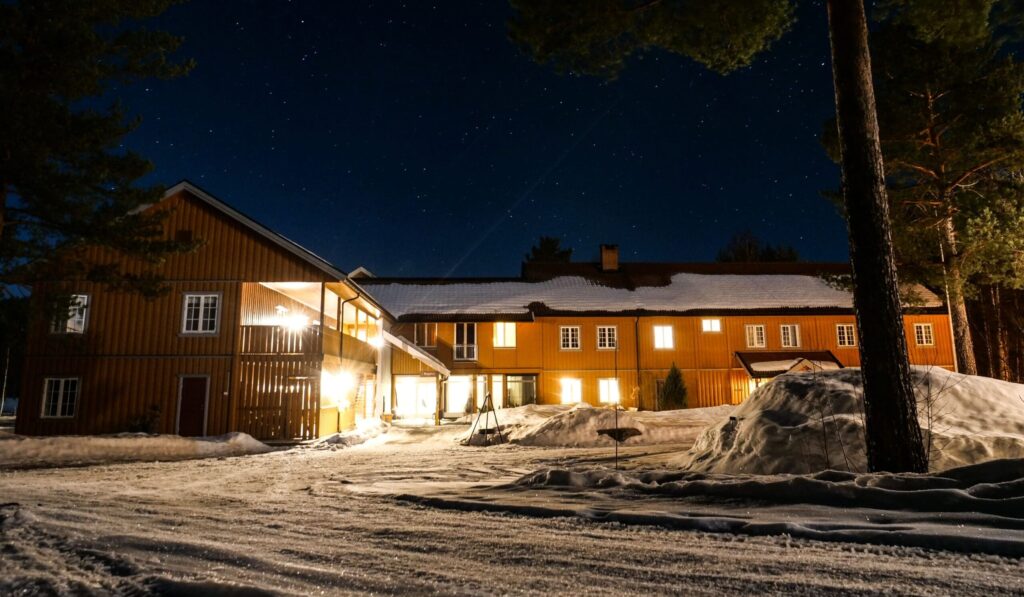 Søstrene Storaas Hotell om natten under et vinterbryllup