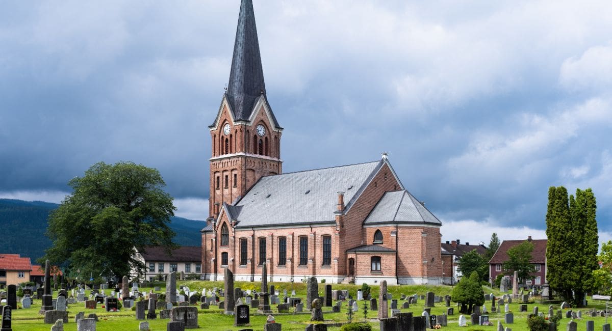 Lillehammer kirke som representerer Hamar bispedømme