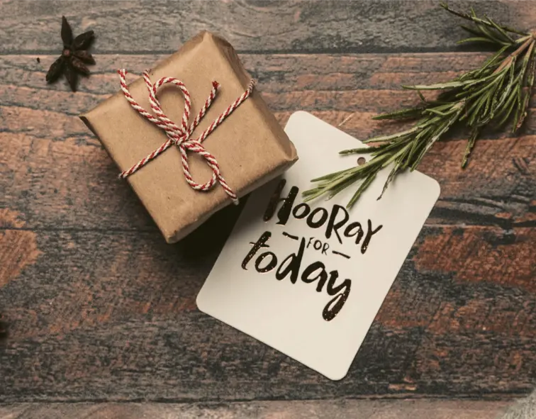 Photo by Taryn Elliott_ https___www.pexels.com_photo_christmas-gift-on-a-wooden-table-6119116